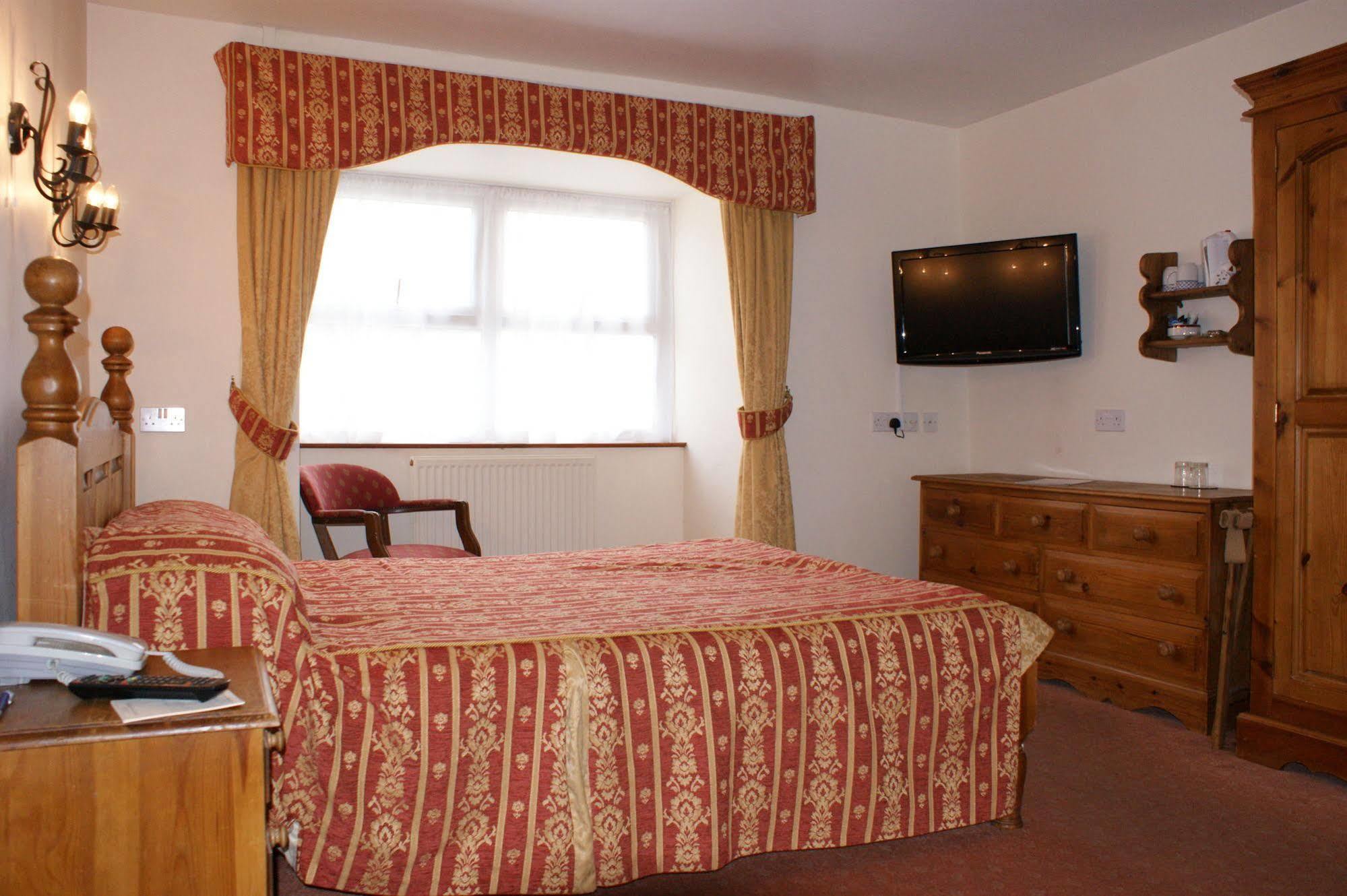 Beggars Reach Hotel Pembroke Dock Eksteriør bilde